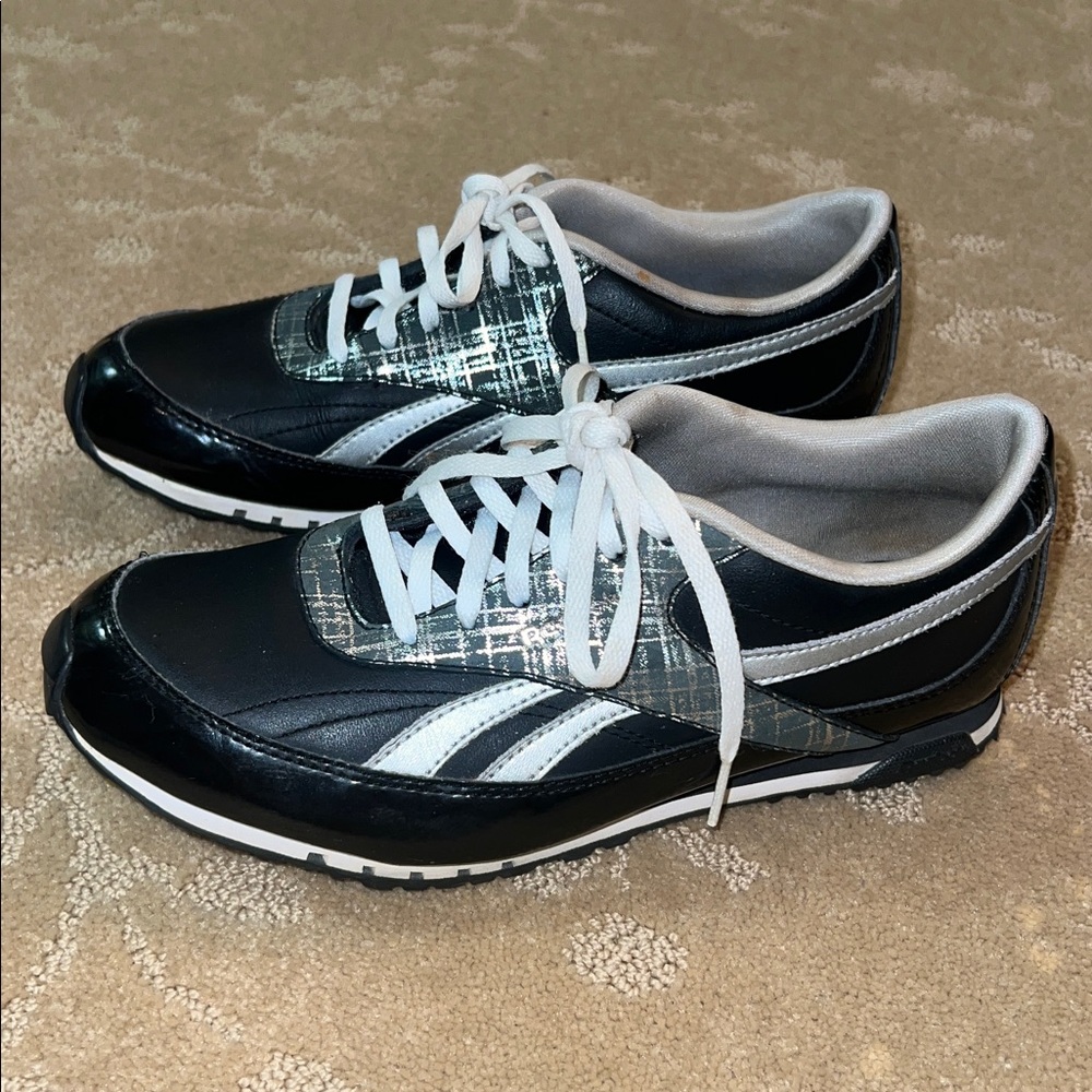 Reebok Classics Women’s Black and Gold Plaid Sneakers, Sz 7